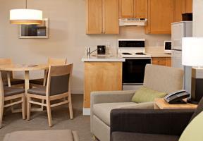 Hotel Delta Whistler Village Suites