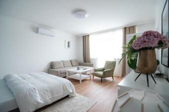 Ny�l�sz� Vend�gh�z �s Gal�ria