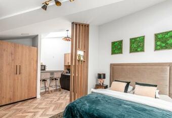 Apartamento Sun Lighted Cathedral Square Studio