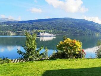 Holiday Home Innvik