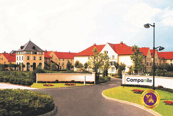 Hotel Campanile Val De France