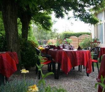 Hotel Logis Auberge De L'ombr�e