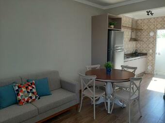 Apartamento Excelente Sobrado Confort�vel No Centro De Tijucas Pr�ximo As Praias