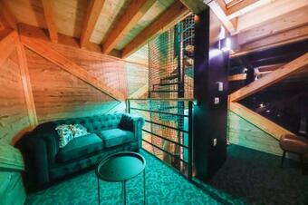 Hunting Tower Na ?kaluc