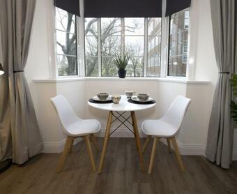Bright Stylish Apartment With Pavilion Garden View