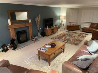 Exeuctive Detached Home With Plenlty Of Room