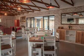 Hostal Parkside Guesthouse