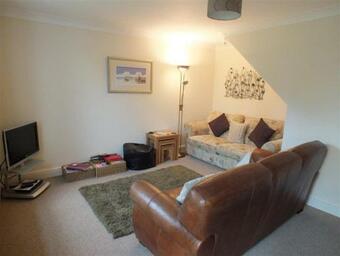 14 Green Meadow Close