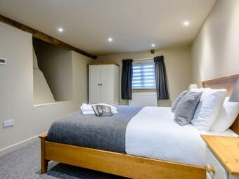 Hevenington Farmhouse-uk12456