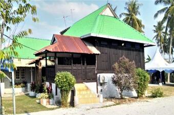 Hotel Oyo Home 90495 Homestay Kampung Kota Aur