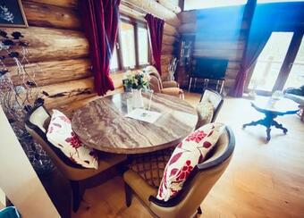 Log Cabin, Easter Hall Park