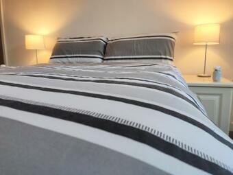 One Bedroom Purley Apartment, Free Parking