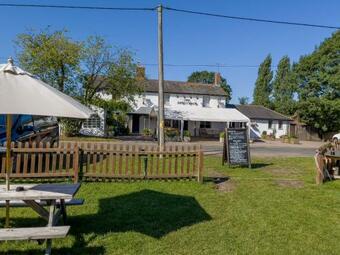 Putts Cottage Hidden Away At The End Of A Cart Track, Happily Lost
