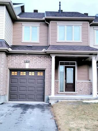 3 Bedroom Town House In Ottawa Close To Downtown