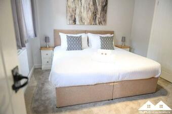 Carver Apartment At West Drayton Farm