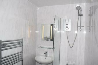 Spacious 3 Bedroom Apartment Near Worksop