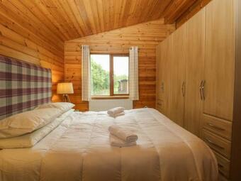 Orchard Lakes - Lodge 2