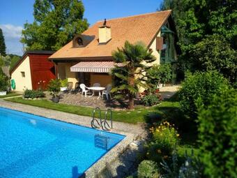 Hostal Guest House La Sereine