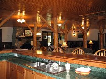 Hotel Highland Lake Inn & Resort - Flat Rock