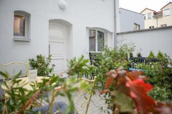 Beautiful City House - Calm & Urban