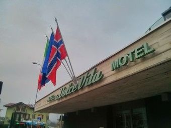 La Dolce Vita Hotel Motel