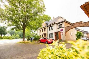 Br�hl Mitte, Neu Renoviertes Haus