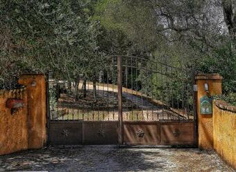 Xenonerantzia Villa With Pool