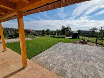 Paraszth�z Kil�t�ssal