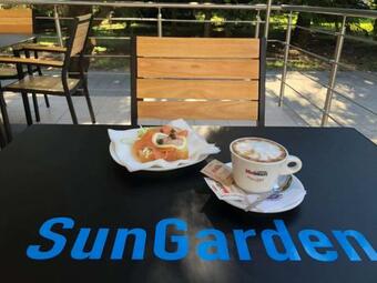 Bed & Breakfast Sungarden Vend�gh�z, �tterem, B�r
