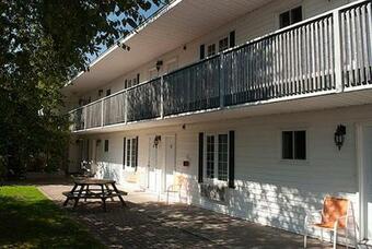 Hotel Coach House Inn