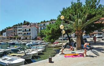 Awesome Apartment In Drvenik With