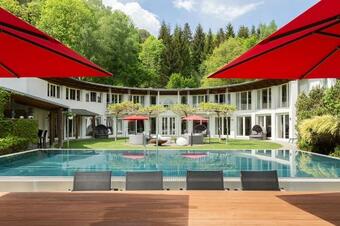 Designferienhaus Privat Villa+ Pool+ Park+ Sport