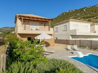 Porto Aqua Vista - Premium Seaside Villa W/ Pool