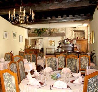 Hotel Logis Des Trois Maures