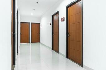 Hostal Reddoorz Plus @ Ecohome Citra Raya Tangerang