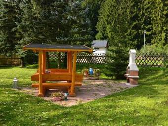 Modernly Furnished Apartment In The Ore Mountains With Use Of Garden