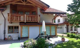 Apartamento Bina House