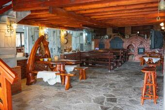 Agroturismo Pastravaria Ursu