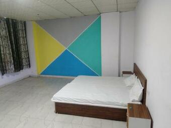 Oyo 87740 The Paris Hotel