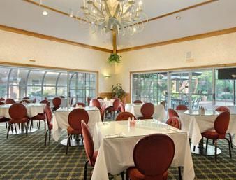 Hotel Ramada Inn And Suites, South El Monte