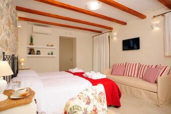 Hawk Villa, Nature Essence!