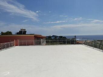 Angelos Apartment's