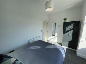 Apartamento New Luxurious Modern 5 Bedroom House Sleeps Up To 10 Guests - Netflix, Disney Plus And Amazon Prime Video