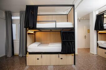 Hostal Onefam Les Corts