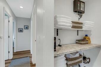 Quiet And Cozy Mystic Ranch Close To Everything Home