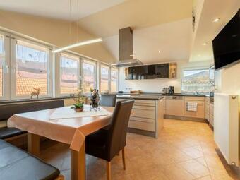 Inviting Apartment In Glei�enberg With Garden