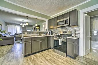 Apartamento Convenient Apt Balcony And Electric Fireplace!