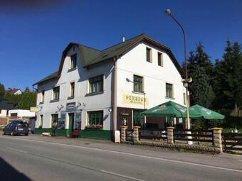 Hostal Penzion A Restaurace U ?ervink?