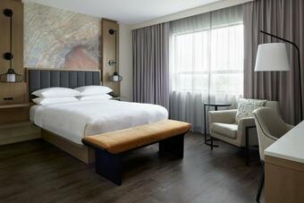 Kingston Marriott Hotel