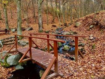 Dolgoz�i Sz�ll�s, Munk�ssz�ll�s Gy�ngy�s